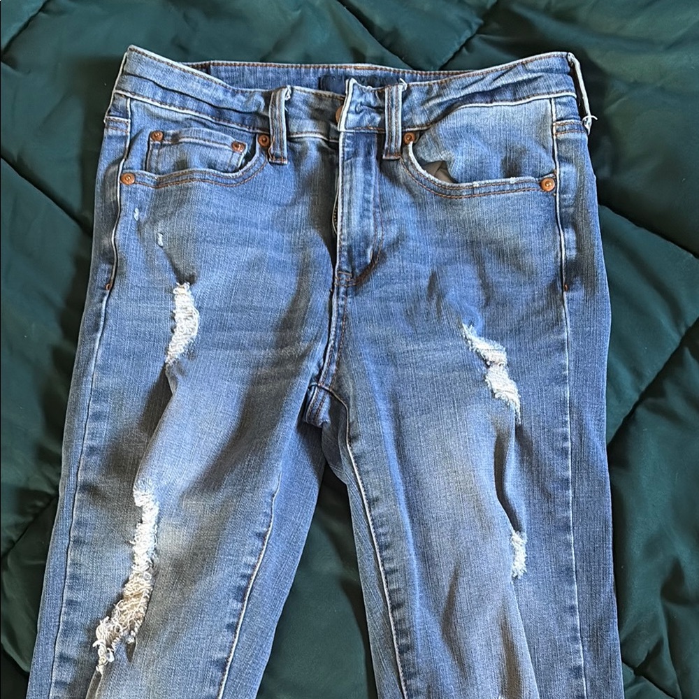 AERO HighRise Distressed Jeggings; Size 4 Long